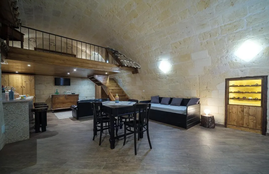 Roberto'S Guest House-1